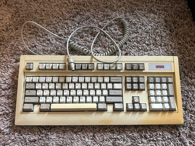 Fujitsu FKB4700 Mechanical Computer Keyboard w/ 5 Pin cord Fujitsu FKB4700 Mechanical Computer Keyboard w/ 5 Pin cord