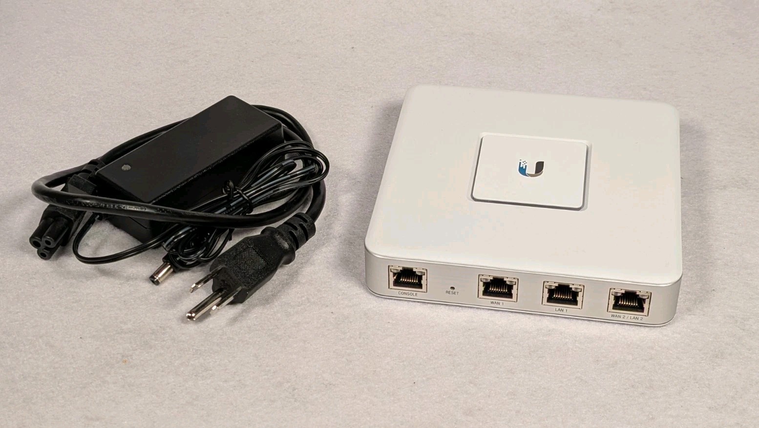 Ubiquiti Unfi USG Security Gateway Firewall Router 3 Port USG-3P Ubiquiti Unfi USG Security Gateway Firewall Router 3 Port USG-3P