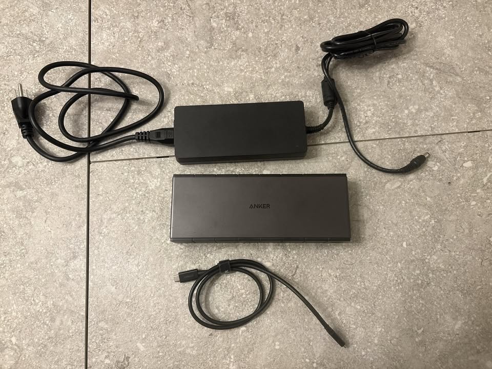 Anker 778 Thunderbolt 4 Docking Station 12-in-1 + 180W Power Supply + Cables Anker 778 Thunderbolt 4 Docking Station 12-in-1 + 180W Power Supply + Cables