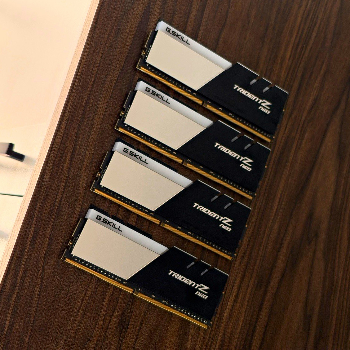 G.SKILL Trident Z Neo 128GB (4x32GB) DDR4-3600 288-Pin DIMM F4-3600C18Q G.SKILL Trident Z Neo 128GB (4x32GB) DDR4-3600 288-Pin DIMM F4-3600C18Q