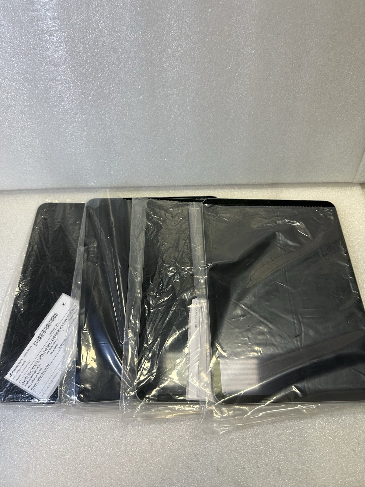 LOT Of 16 iPads ; Pro 11” 2nd-3rd; 12.9” 3rd-5th Gen iPads; Mixed Colors and GB. LOT Of 16 iPads ; Pro 11” 2nd-3rd; 12.9” 3rd-5th Gen iPads; Mixed Colors and GB.