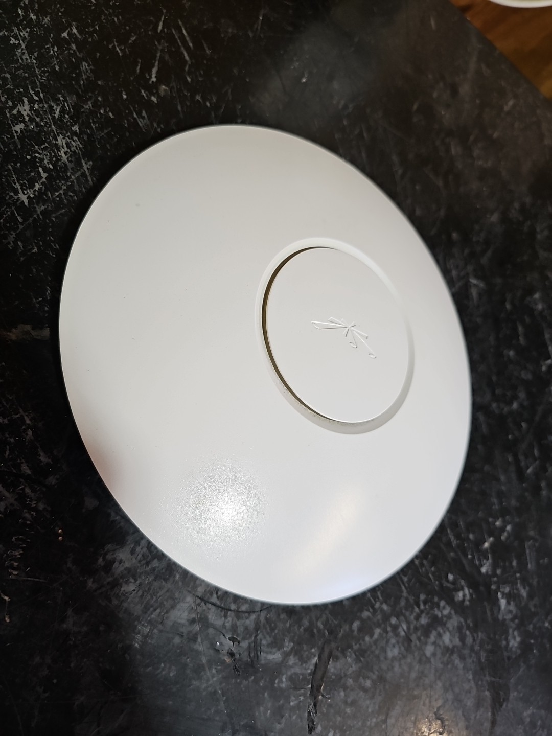 Ubiquiti UAP-PRO Wi-Fi AP Pro Network AP READ DESCRIPTION