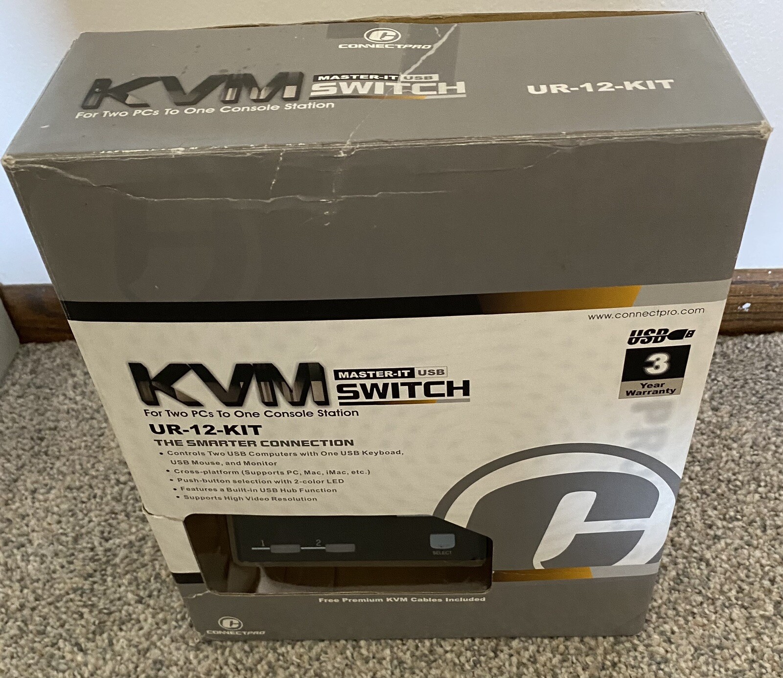 Master-It USB KVM Switch UR-12-KIT Connectpro w/ 2 in 1 Video Cable Master-It USB KVM Switch UR-12-KIT Connectpro w/ 2 in 1 Video Cable
