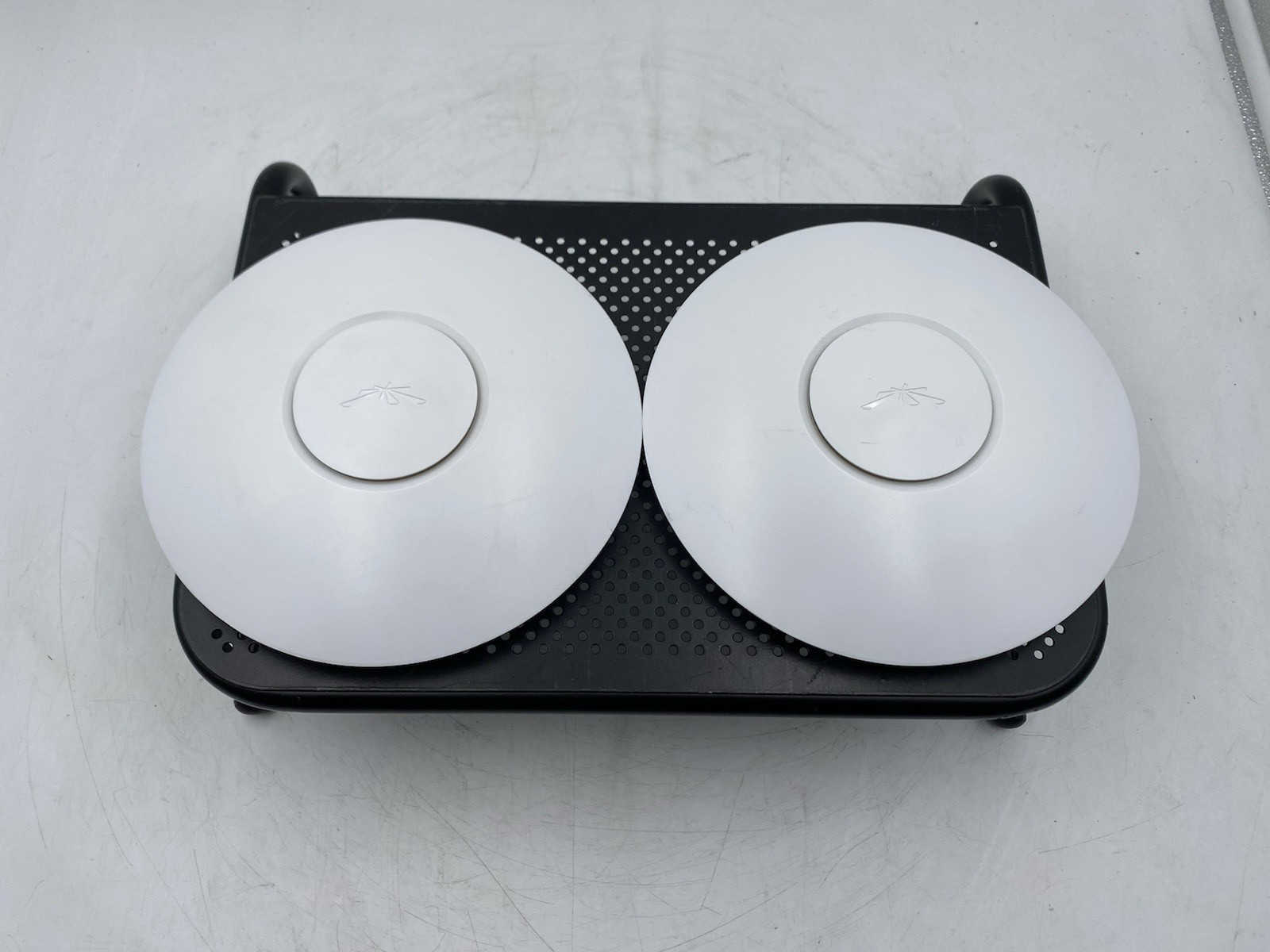 Ubiquiti UniFi UAP-PRO access point wireless Ubiquiti UniFi UAP-PRO access point wireless