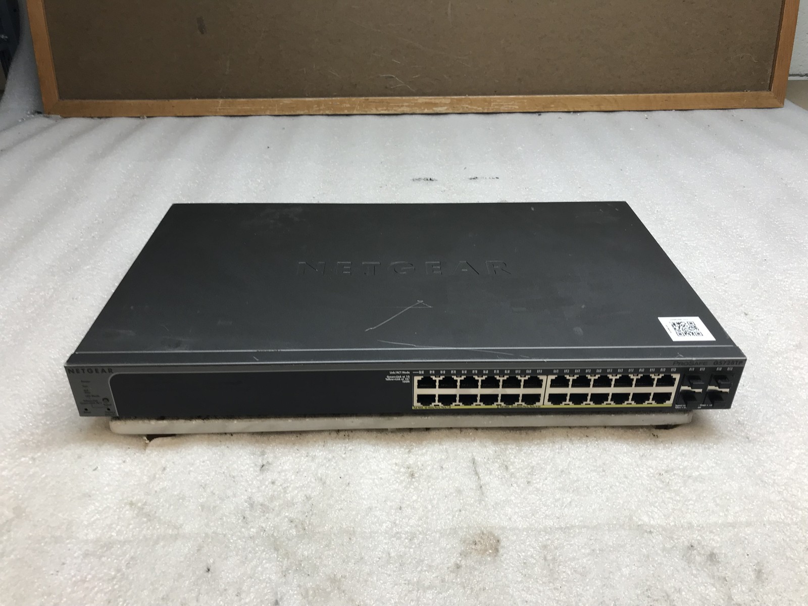 Netgear ProSafe GS728TP 24-Port PoE Gigabit Managed Smart Switch w/ 4 SFP Netgear ProSafe GS728TP 24-Port PoE Gigabit Managed Smart Switch w/ 4 SFP