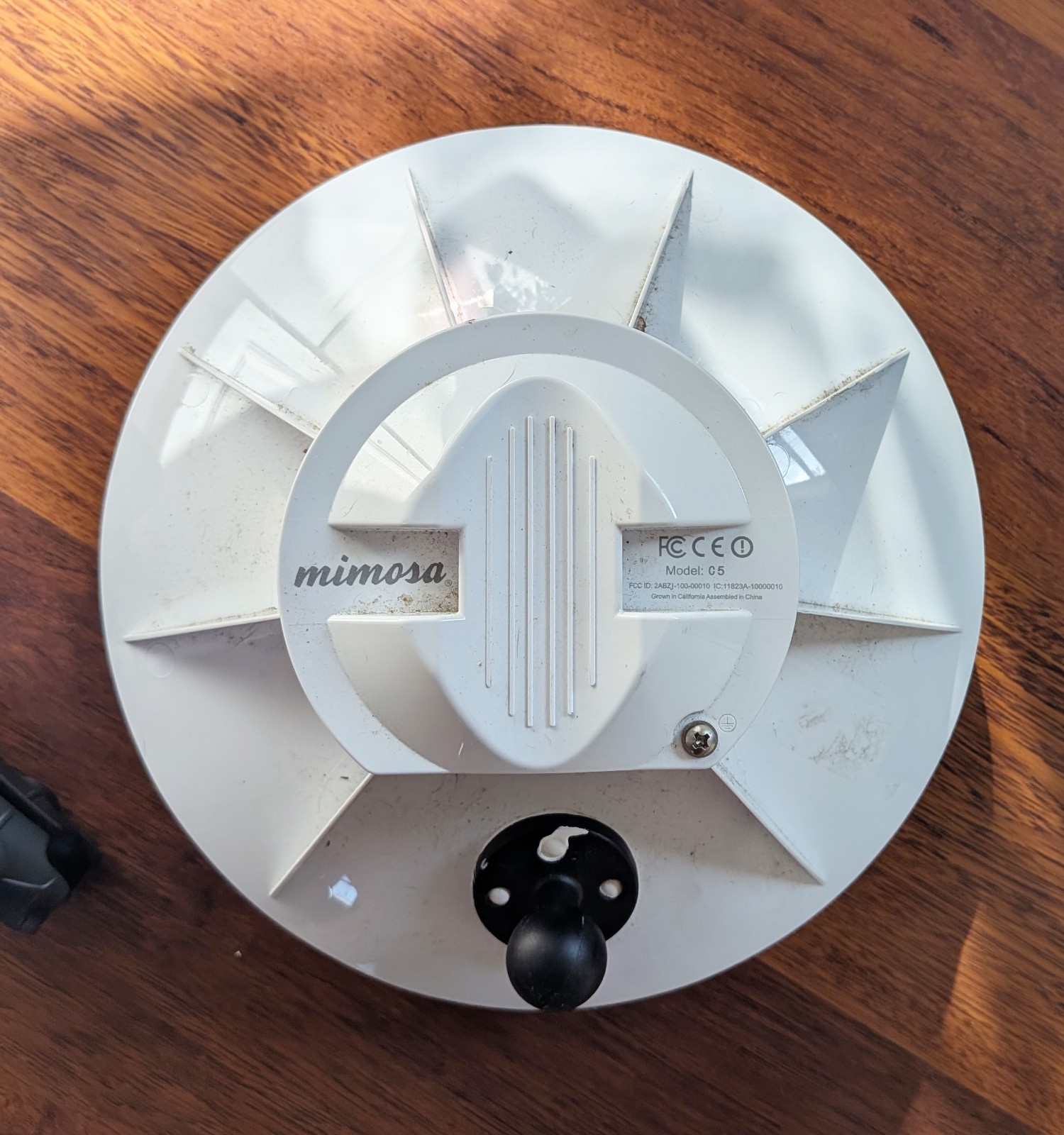 4 Units - Mimosa C5 5GHz Client Bridge with 20dBi Antenna (plus special mounts) 4 Units - Mimosa C5 5GHz Client Bridge with 20dBi Antenna (plus special mounts)