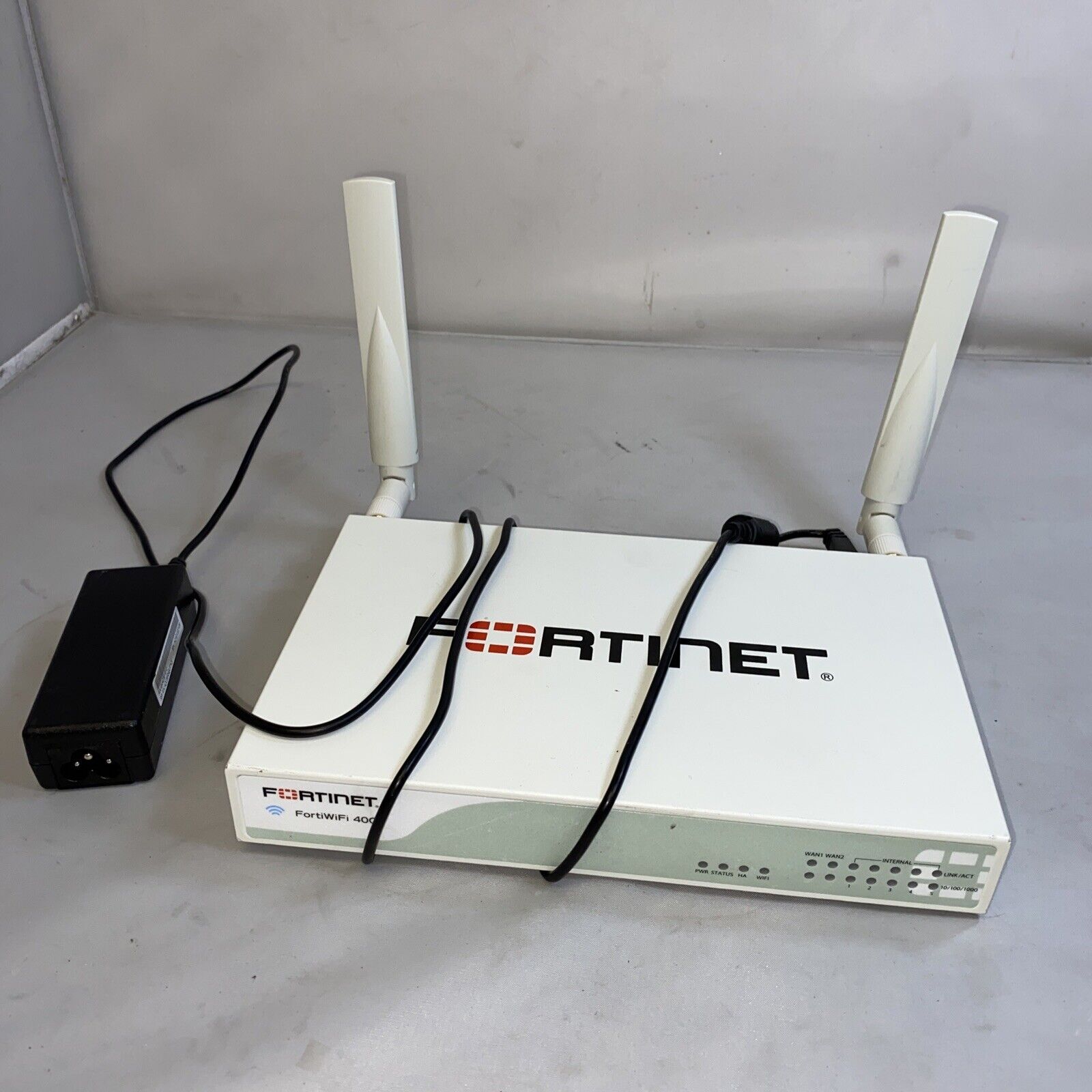  Fortinet FORTIWIFI-40C FWF-40C Security Appliance 