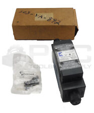 NEW CONTINENTAL HYDRAULICS VSD05M-2A-GB5H-60L-A DIRECTIONAL VALVE 4600PSI picture