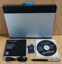 Wacom CTH-680 Intuos Medium Creative Pen & Touch Tablet Full set picture