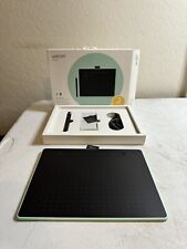 Wacom Intuos Creative Pen Tablet with Bluetooth (Medium, Green) picture